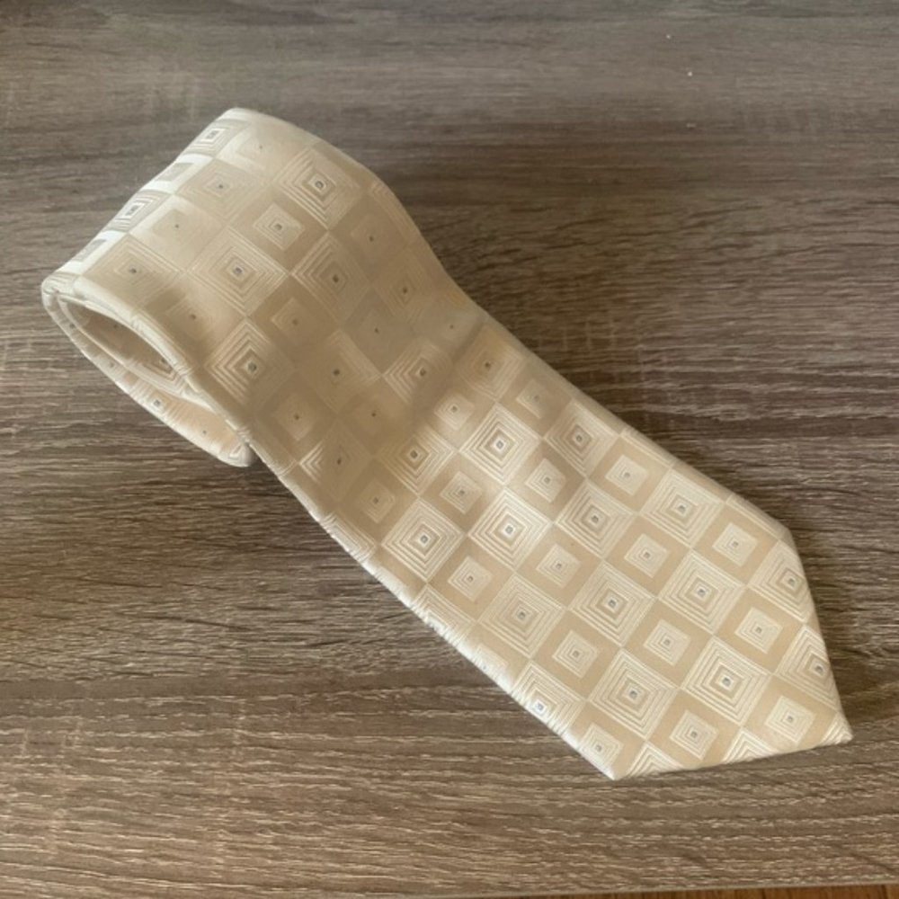 Donald Trump Signature Collection Silk Gold Tie